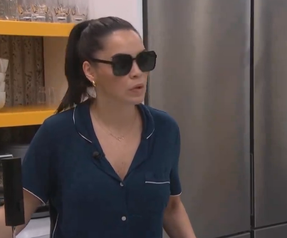 rbbq's tweet image. Things You "Need To Know" - Day 34 (Sunday 8/18) #BB26

1. Tucker tells Cam that he is a pawn
2. Tucker plans to save Quinn w/ the veto and nominate Chelsie (blindside). Tucker also plans to call out The Pentagon/Collective and put the target on Brooklyn
3. Quinn thinks he is