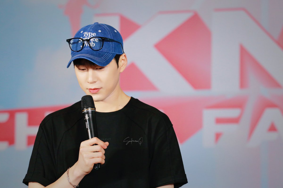 Sakura_QL1205's tweet photo. 20240817  KNK 크나큰 FAN CAMP
LeeDongWon
#크나큰 #KNK #FANCAMP  #이동원 #LEEDONGWON #DONGWON https://t.co/qvsEWfLTj1