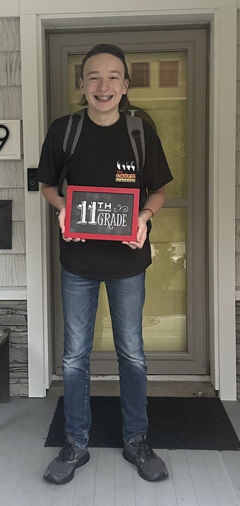 BaySchoolsOH's tweet photo. Happy first day to Finn 4th grade &amp; Logan 11th grade! https://t.co/RVVYme57uG