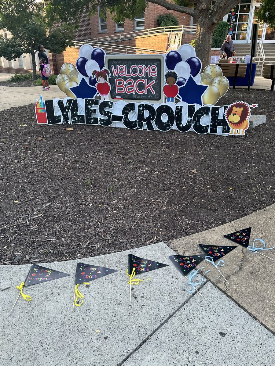 lctapta's tweet photo. Happy first day of school to all our Lions!! Be sure to tag us in your first day pics!! #weloveourlions #ACPSback2School #backtoschoolVA #ACPSFirstDay @LylesCrouch 🦁❤️ https://t.co/RmW84lovDt