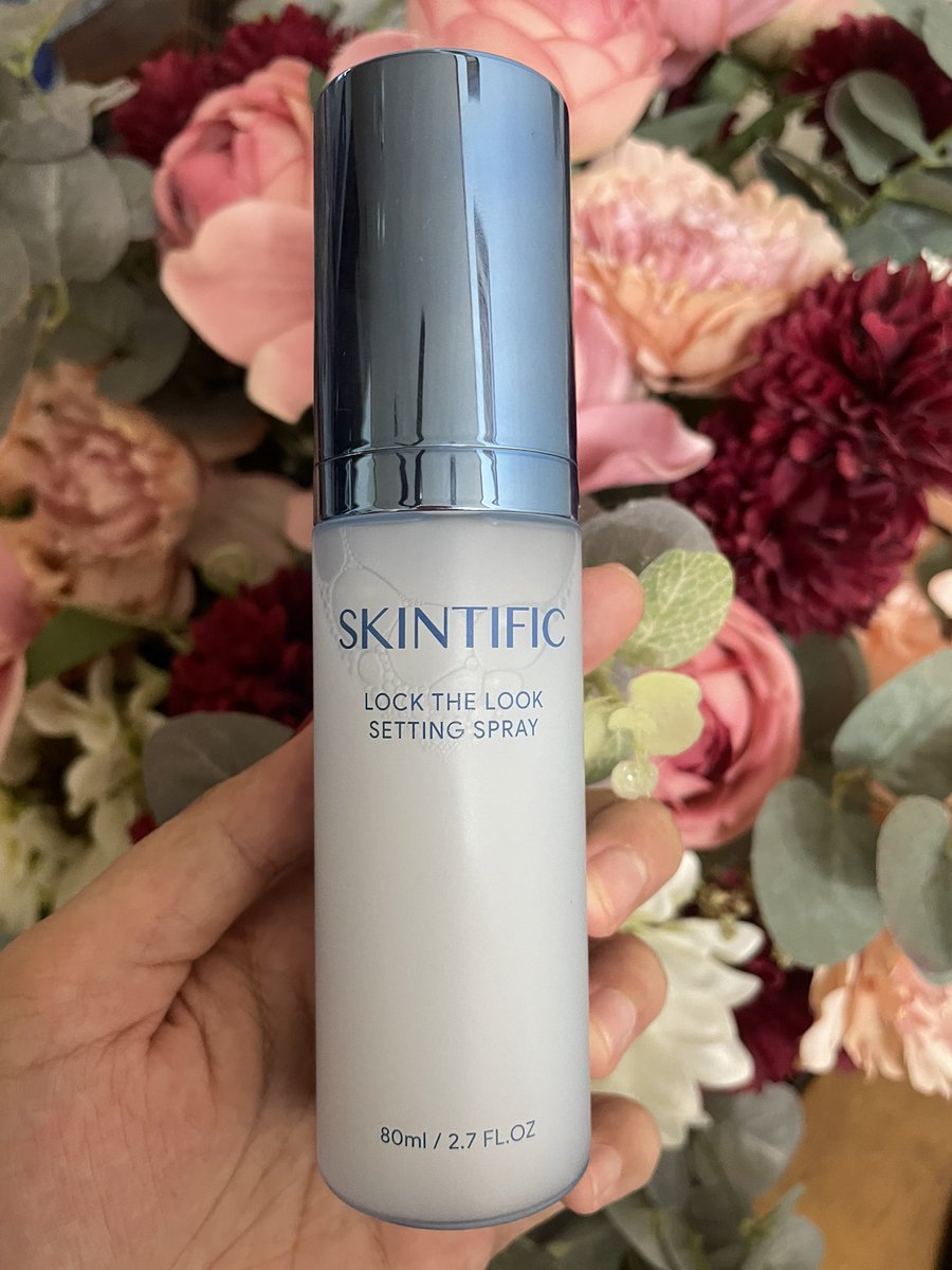 flshoppe's tweet photo. Finally brand kesukaan semorang nihhh dah launch their own:

✨SETTING SPRAY✨

#mattesettingspray #skintificsettingspray #lockthelookspray #antiberkilat #zeroshine https://t.co/kKSOYOIplZ