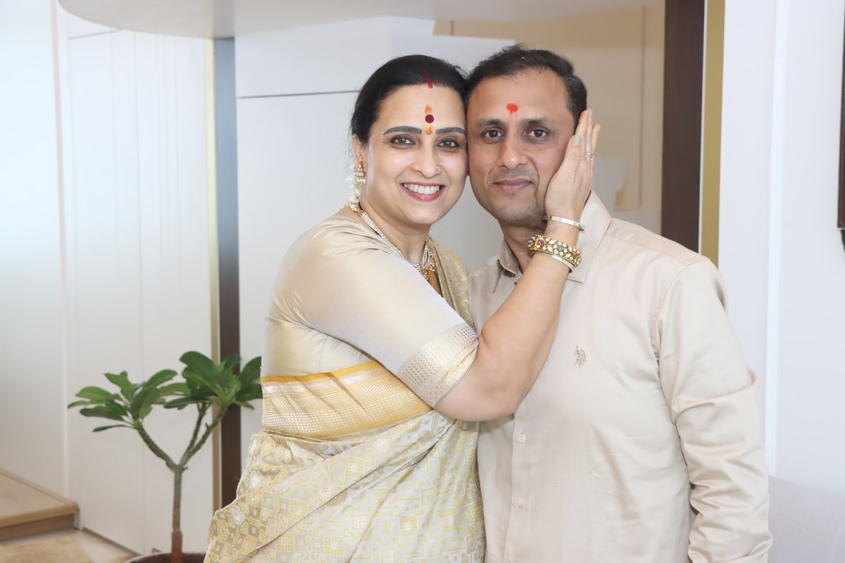ChitraKWagh's tweet photo. मेरी परछाई…..मेरा प्यारा भाई दर्शन 😊

#rakshabandhan2024 https://t.co/Azy2OLpIMk