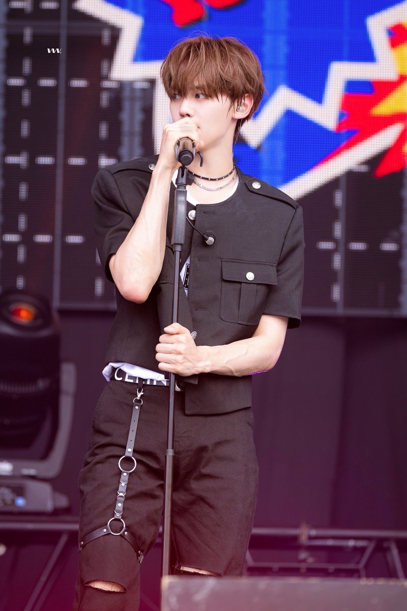 240817
#김규빈 #KIMGYUVIN #キムギュビン　
#제로베이스원 #ZEROBASEONE #ZB1