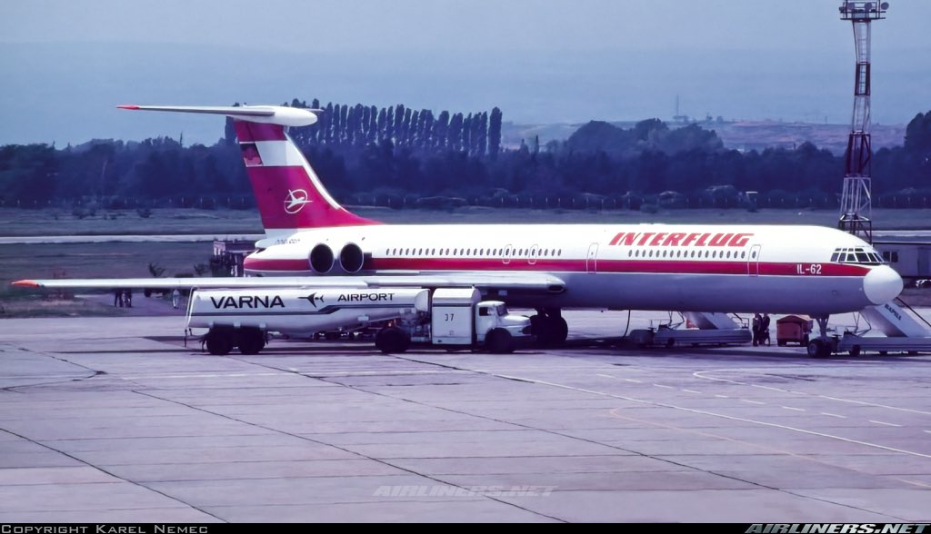 ClassicsPlanes's tweet photo. An Interflug IIyushin II-62 seen here in this photo at Varna Airport in August 1987 #avgeeks 📷- Karel Nemec https://t.co/oCYv5Kx0OB