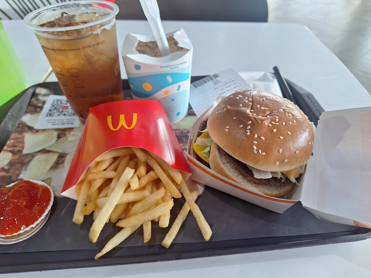 any_sundari's tweet photo. Happy meal 🧡 https://t.co/L15GZbtITz