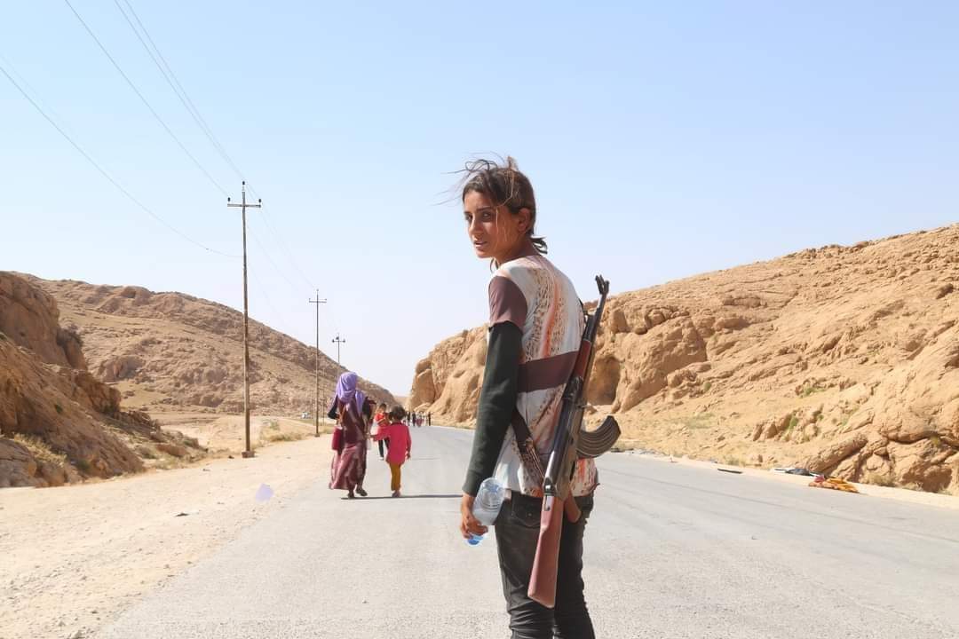 Yeazidi's tweet photo. اريد ان اكون رجلاً مثل " أمي"

#الابادة_الايزيدية 
#YazidiGenocide https://t.co/FDQHaUeycG