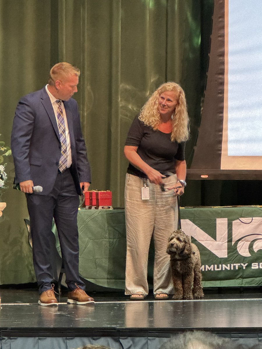 MaryEllies_'s tweet photo. Such a fun morning celebrating back to school at @NCSD! Excited to meet at my sweet firsties on Wednesday at Open House 💚#NoviPride #LetsGoWildcats https://t.co/weCHwvOTJR