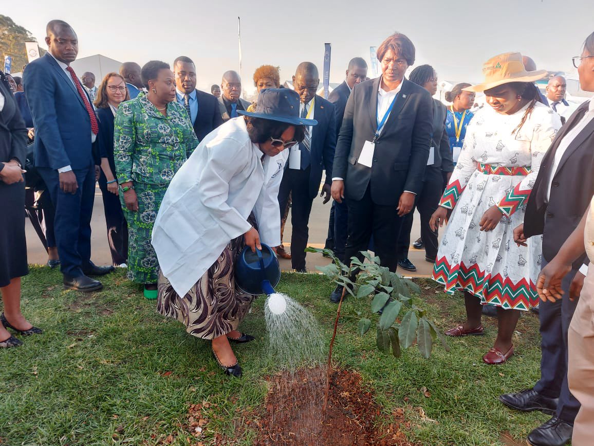 The Southern Africa First Ladies engaged in a high-level advocacy for environment alongside <a href="/SADC_News/">SADC Secretariat</a> Summit, highlighted by tree planting at <a href="/GeoPomonaZW/">Geo Pomona Waste Management Pvt Ltd</a>. A special thanks to Dr. M. Zemedkun <a href="/UNEP_Africa/">UN Environment Programme in Africa</a> for outstanding technical &amp; facilitation leadership in this initiative