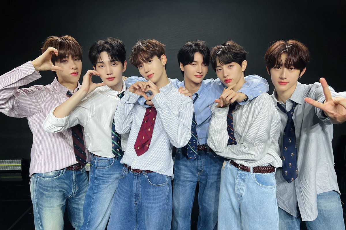 DRIPPIN's tweet image. [📸] #DRP_PIC

◾2024. 08. 19
◽ COMEBACK SPECIAL EVENT

Weekend .｡o♡
주말을 더 즐겁게 만들어 줄 드리핀 (՞ ܸ.ˬ.ܸ՞)”🤍
이번 활동도 잘 부탁드립니다 드리밍 ‼️🍀

함께라면🤝🏻 좋아❤️‍🔥 떠나볼래💭

#DRIPPIN #드리핀 
#Weekend #드리핀_위켄드
#DRIPPIN_Weekend