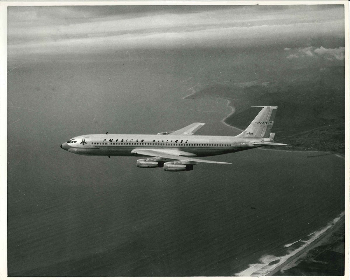 stephenscollege's tweet photo. Happy #NationalAviationDay! βοΈ Did you know: in 1944, #StephensCollege introduced the first aviation program for women.π #StephensProud https://t.co/SZ5Sw2IIpj