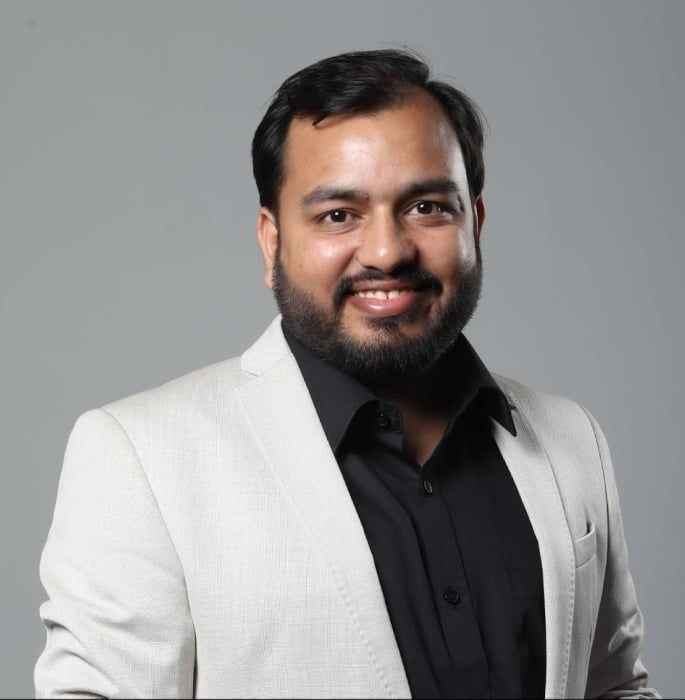 HonestBihari's tweet image. Any thoughts about this Guy.#PhysicsWala 

Do share with us below:- 👇👇👇👇