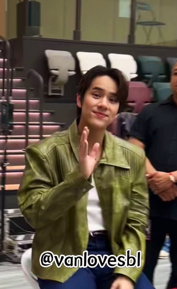 vanlovesbl's tweet photo. When saying bye is the hardest part 🥺 met you two times you this year and always feel incredibly lucky to continue witnessing your growth and success! thank you for always giving 💯 to your fans no matter how tired you are #mynameisnanon #nanon_korapat https://t.co/JIPhZuoviU