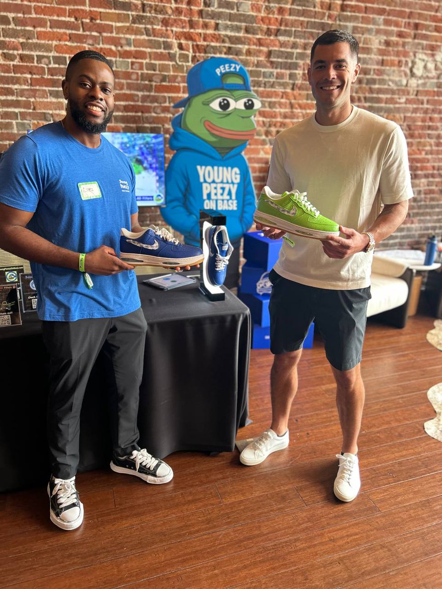 JakeGagain's tweet photo. I've always been a fan of @YoungPeezy_Pepe.

Great narrative, building on @Base &amp; the marketing has always been top notch. 

Even more bullish after meeting the $PEEZY team IRL this weekend. https://t.co/eBLmRQVlTF