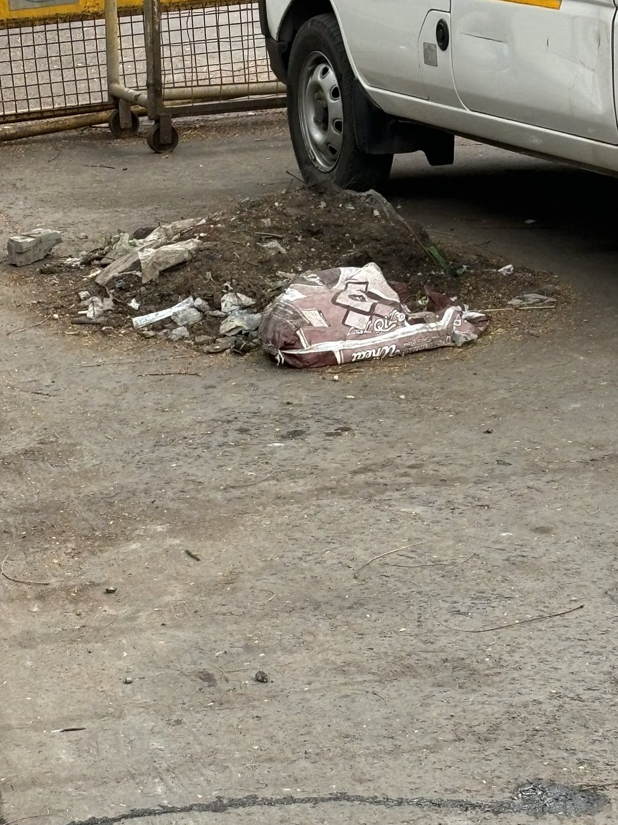 SandeepGokhale's tweet photo. @mybmcWardGN @MCGM_BMC Debris lying on road for past week on Ranade Road Opposite Home chef restaurant. Inspite of repeated reminders no action taken https://t.co/gqCG0Og62J