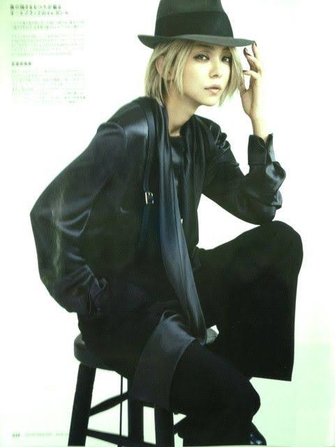 svs131mum's tweet photo. マニッシュ奈美恵好きすぎて夜な夜な1人興奮中。。
ショートにするとイケメンになるのしんどいはぁもう好き🥺 https://t.co/Nbu1Vgzlkl