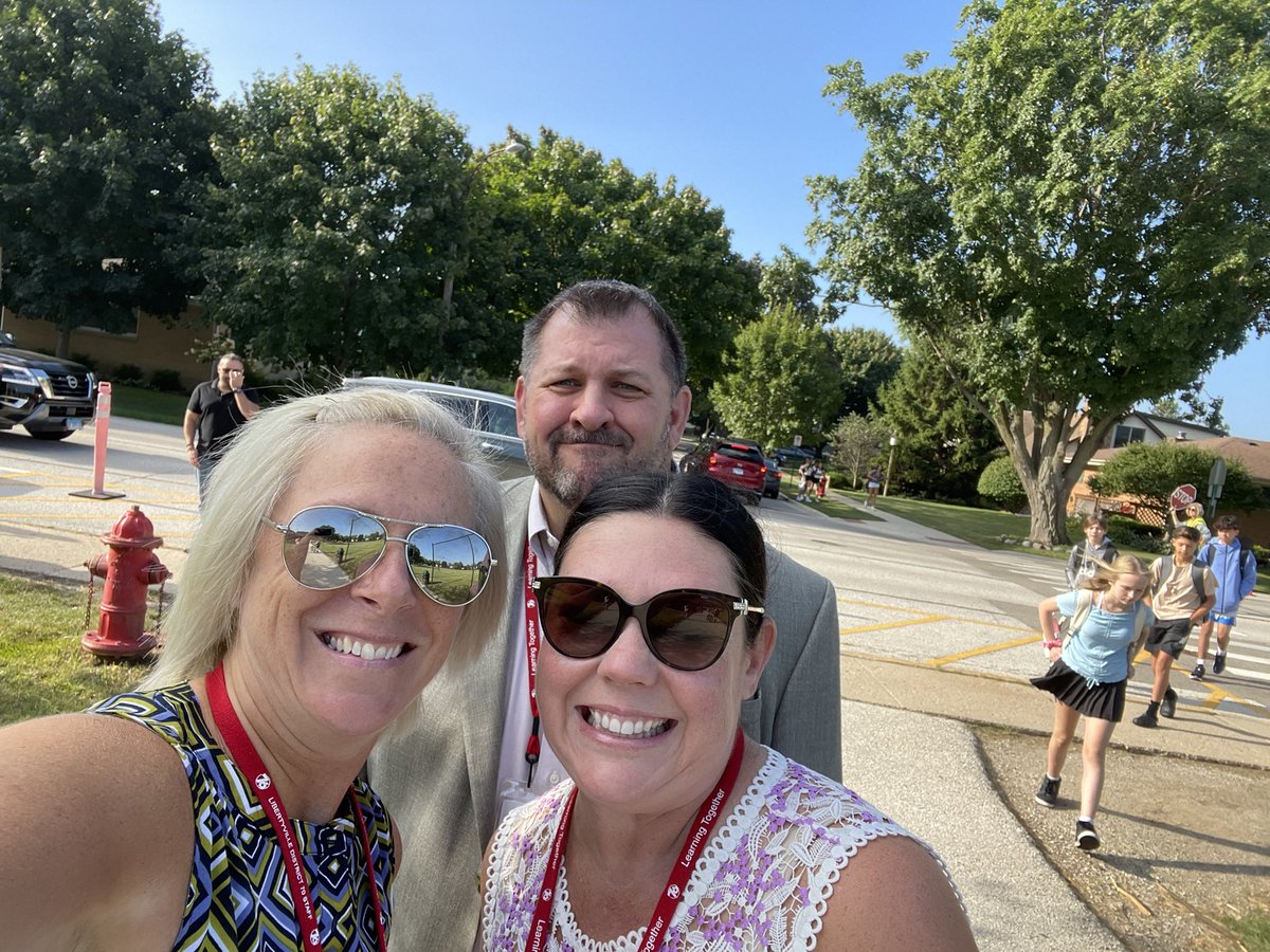First day selfie! @LibertyvilleD70 @HighlandD70 #shinebright