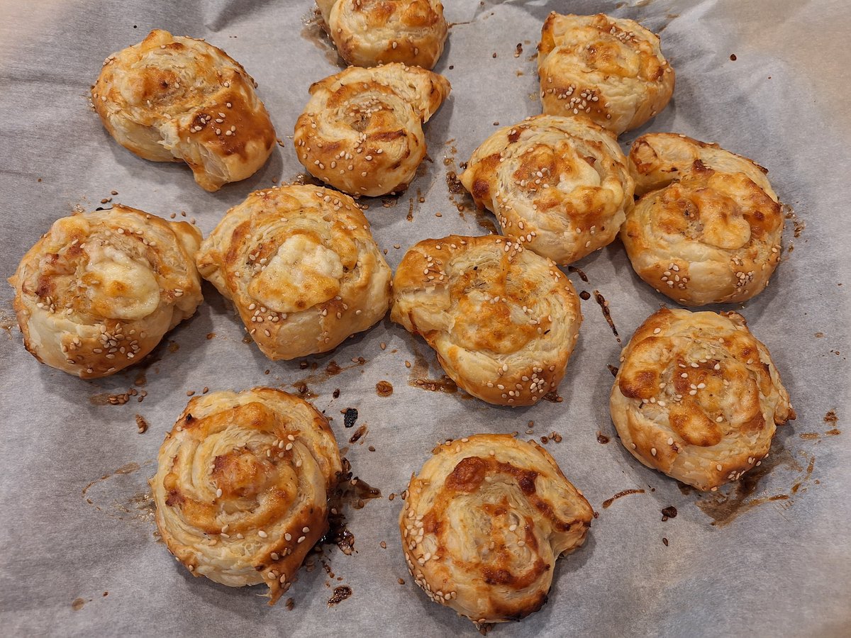 AikitchenBlog's tweet photo. Perfect 10 minute work dinner hack!
Recipe: https://t.co/2KsuIrZ4Lh
⏱️Prep: 10 min | Cook: 15-20 min
#DinnerIsComing #EasyRecipes #PickyEaters #QuickDinner #BusyParents #AIRecipes #Foodie #FamilyDinner #CookingHacks #MealPrep #WeeknightMeals #KidFriendly #AI #RecipeIdeas #HomeCooking #DinnerInspiration #aikitchenblog #cookingWithAi