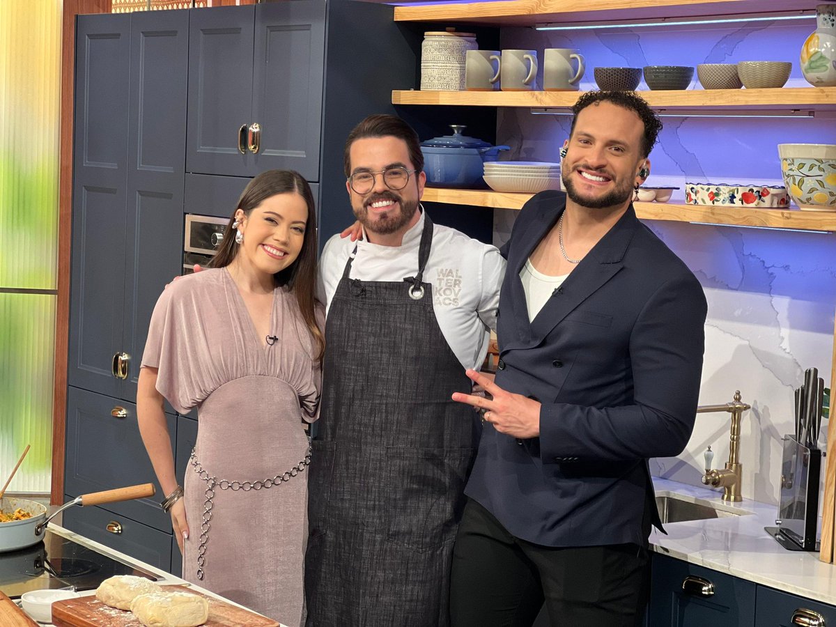 ¡Qué delicia 😋! La mejor manera de iniciar la mañana es degustando las empanadas gallegas que hoy nos trae <a href="/waltkovacs/">Walter Kovacs</a> 😍 ¿Te gustaría conocer el resultado de este platillo? Entonces mantente pegadito a nuestra transmisión online #VenevisionPlay 📲 get.venevisionplay.com