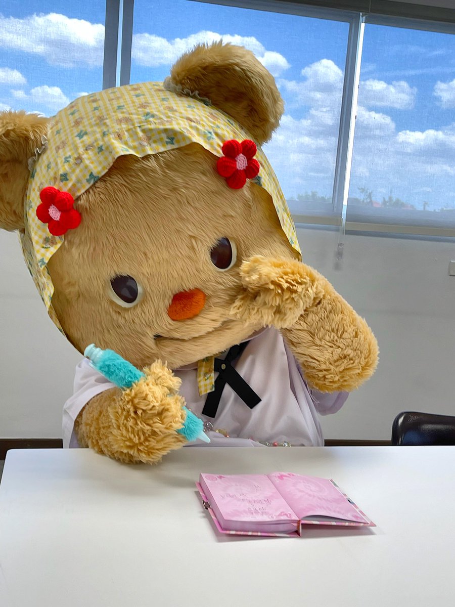 ทีมงานขอบคุณสำหรับพลังบวก กำลังใจดีๆจากทุกๆคนมากๆเลยค่ะ💓สุดท้ายเราไม่สามารถเปลี่ยนความคิดคนได้ แต่เราสามารถโฟกัสในพลังบวก และความสุขเล็กๆในทุกๆวันได้ ณ วันที่เรารู้สึกเศร้า รู้สึกว่าทำไมโลกถึงใจร้ายกับเราจัง ก็ยังมีน้องเนยที่พร้อมจะจดชื่อทุกคนที่ทำให้เราเสียใจอย่างขมักเขม้น❤️‍🔥