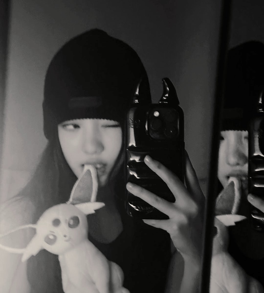 Pijaracau's tweet image. ️️
️️
️️
️️
️️

Selfie nugas hari ini ft. Molly yang ngumpet di belakang laptop.

️️
️️
️️
️️
️️