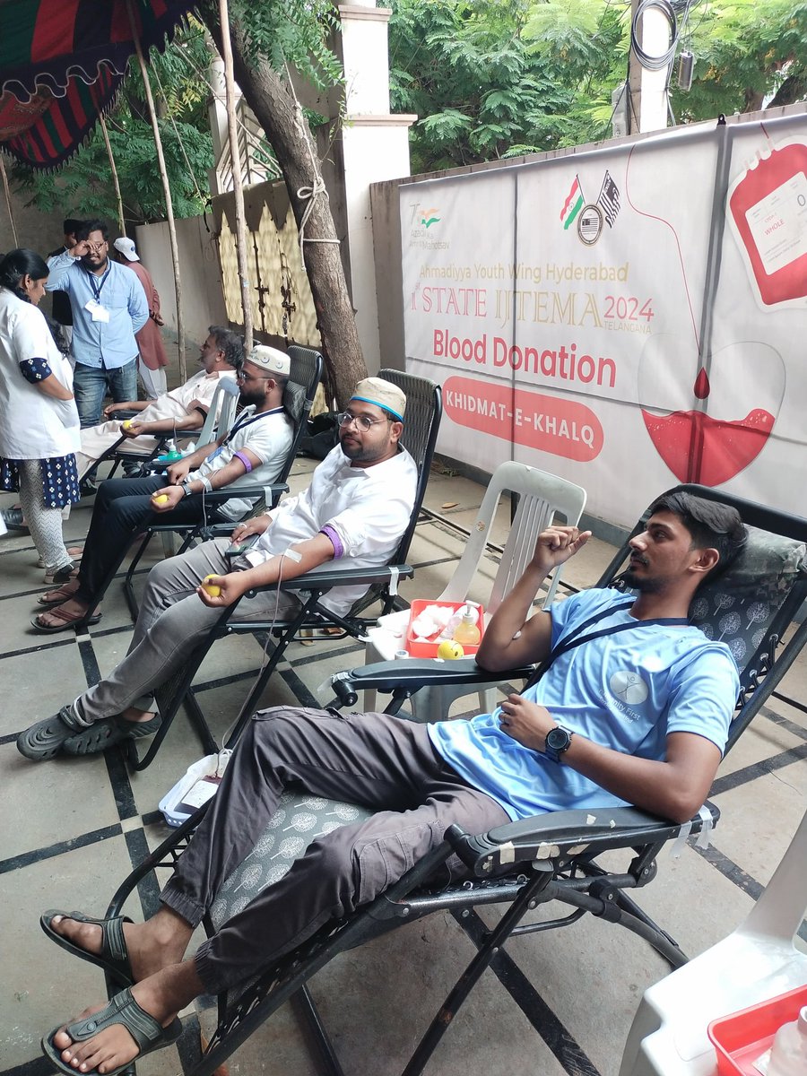 mkaindia's tweet photo. Majlis Khuddam-ul-Ahmadiyya #Hyderabad, under Shoba Khidmat-e-Khalq, organized a blood donation camp in conjunction with the Salana State Ijtema Telangana and 15th August Independence Day celebrations. Alhamdulillah, 30 #Khuddam participated by donating blood. https://t.co/UWchempYd8