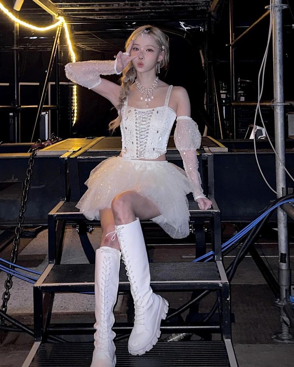 winterpup0101's tweet image. The way Winter had to change boots to accommodate her knee injuries ☹️