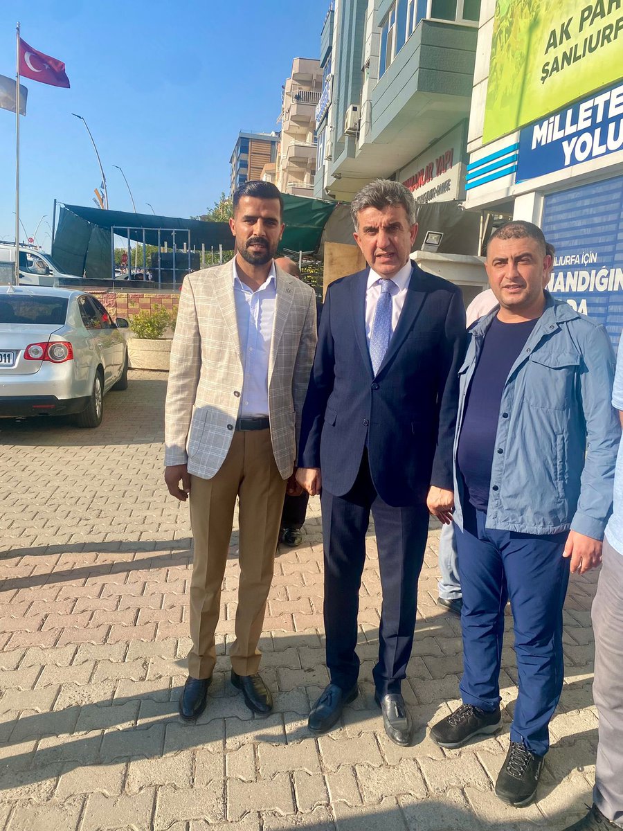 TBMM İdare Amiri <a href="/ibrahimeyyupogl/">Av.İbrahim EYYÜPOĞLU</a> ile Birlikte İl Başkanımız <a href="/milhamigunbegi/">M.İlhami GÜNBEGİ</a> ‘ye hayırlı olsun ziyaretinde bulunup kendisine yeni görevinde başarılar diledik. 

Başkanımıza yeni görevinde başarılar diliyorum. 

<a href="/RTErdogan/">Recep Tayyip Erdoğan</a> <a href="/Akparti/">AK Parti</a> <a href="/akpartiurfa/">AK PARTİ ŞANLIURFA</a>