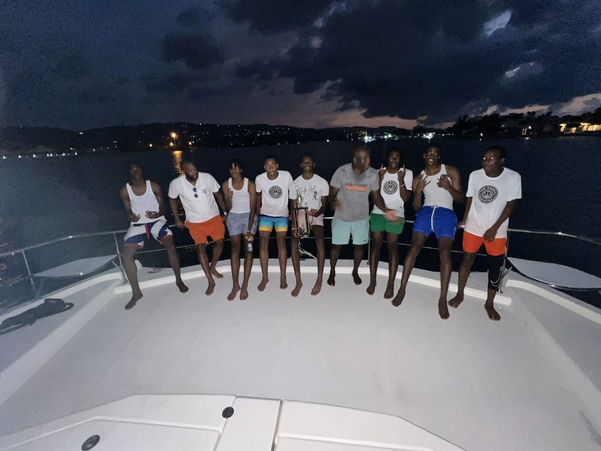 Bryton Barrett (@brytonbarrett_) on Twitter photo The Brotherhood 🟠🇯🇲 #stillworking
<a href="/TTOBasketball/">Team Takeover Basketball</a> <a href="/tto16unational/">TTO16uNational</a> <a href="/TTO17uNational/">TTO 17u National</a> The Brotherhood 🟠🇯🇲 #stillworking
<a href="/TTOBasketball/">Team Takeover Basketball</a> <a href="/tto16unational/">TTO16uNational</a> <a href="/TTO17uNational/">TTO 17u National</a>