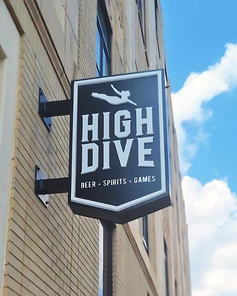 capital_sign_nc's tweet image. Congratulations to High Dive in Durham on their new location! It was a privilege to get their signage ready just in time for their soft opening this past weekend &amp;amp; for their grand opening tomorrow, 8/20! 🏊🍻 

#BladeSign #Signage #SignExpert #DurhamNC #Durham #Bar #ExteriorSign