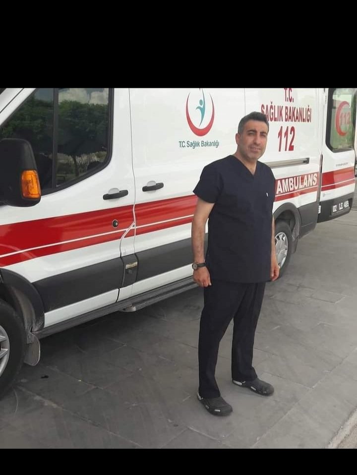 #Besni02FK destek...

Takımımıza maddî destekte bulunan emekli hastane personeli Bekir Kara'ya teşekkür ediyoruz.