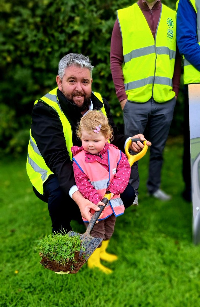 Fiontar Pobail Páirc Uile-Aimsire tweet media