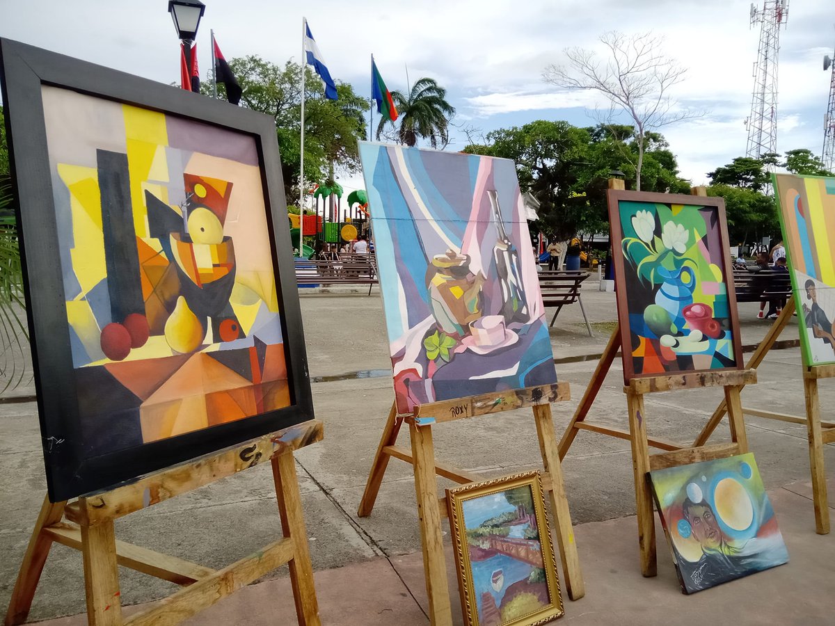 AlcRivas29's tweet photo. Este sábado 17 de agosto, la ciudad brillo con el festival de trajes originales de nuestro folklore. Las escuelas de arte y cultura de los 10 municipios del departamento se unen para celebrar nuestra rica tradición. #2024HaciaNuevasVictorias
#GobiernosLocalesNi https://t.co/JhHPVNY9bH