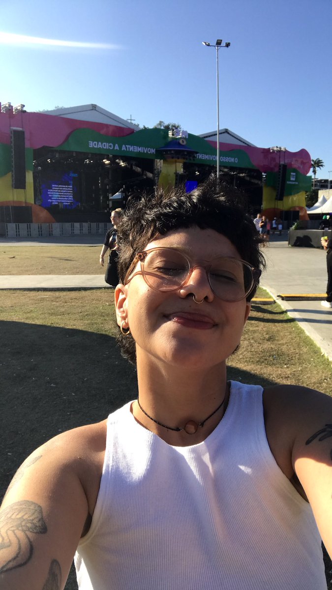 milanc0lia's tweet photo. depressão pós três dias incríveis de #FestivalMC https://t.co/39SB10Hqpb