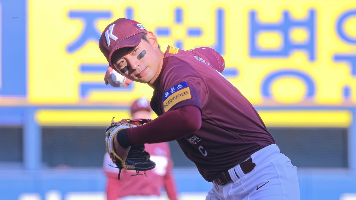 이정후야 생일 축하한다🎉🎉
네가 하는 야구가 정말 보고 싶은  
2024년 8월 20일이다.
항상 바라는 것이지만
계절 따라 바뀌는 모든 것이 널 위한 찬사가 됐으면 좋겠다!