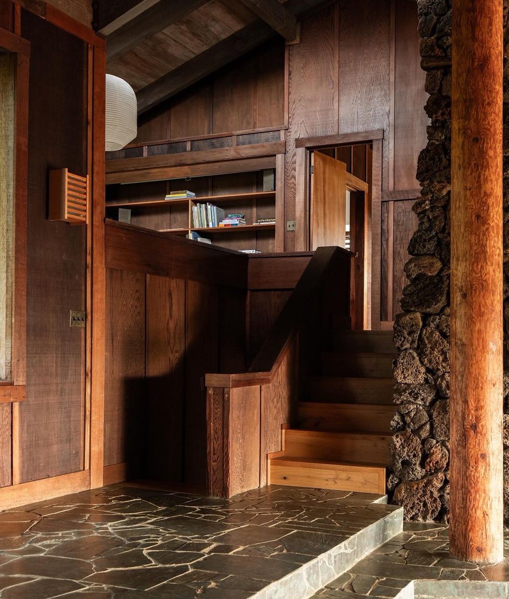 luusssso's tweet photo. Obsessed with wood and stone interior of this home on the island of Kauai https://t.co/lIR4QDiHRe