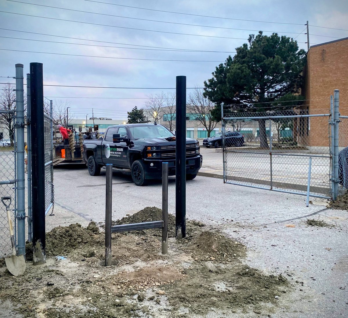 PHDiggers's tweet photo. Getting it done! ⚒️ From post hole digging to deck building, fence building and repair, and more! We handle it all with precision and care.

Our team ensures your projects are built to last, with eco-friendly alternatives like helical piles for a stronger foundation.
#digging https://t.co/AOoP00kbmU