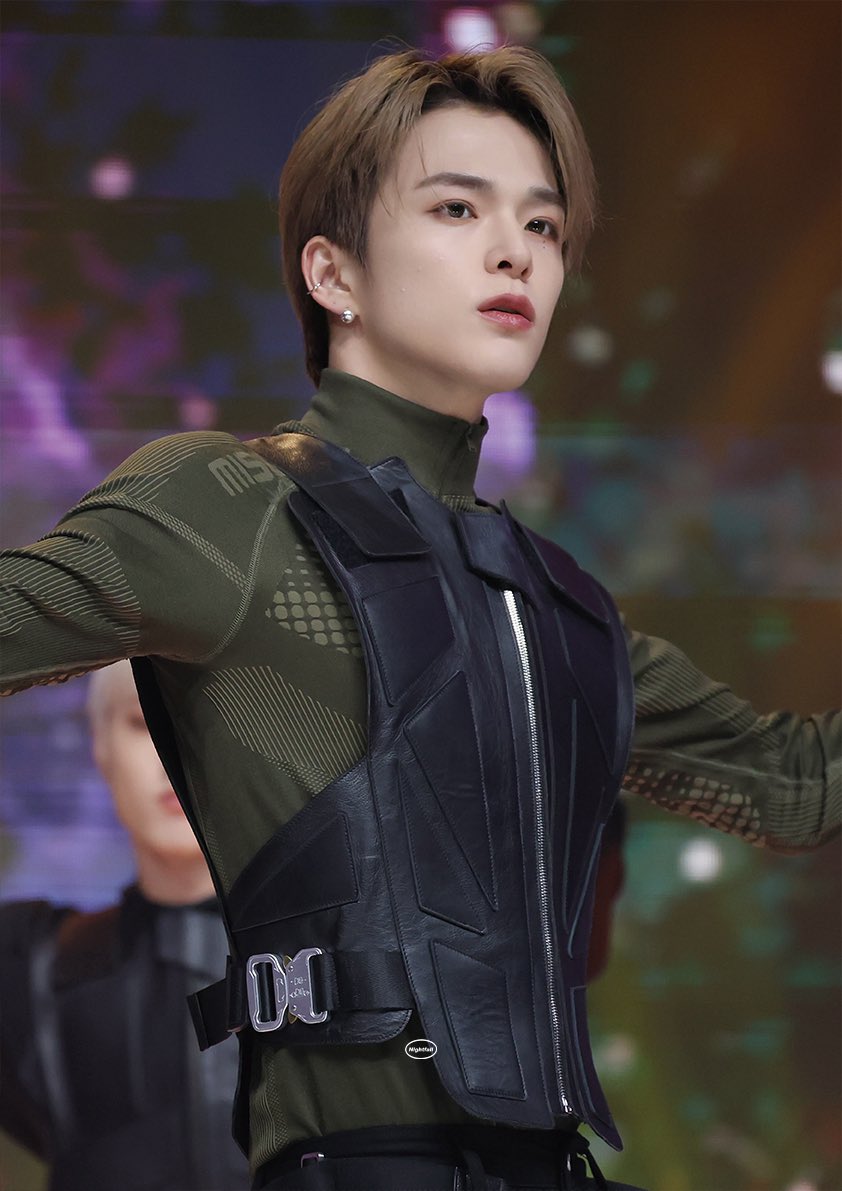 010820net's tweet photo. 올해도
#트레저 #아사히
#OurShiningSuperStarAsahi
#カメラの奥に広がるアサヒの世界
#오사카낭만보이_사히야_생일축하해 https://t.co/vO5PPwTQPF