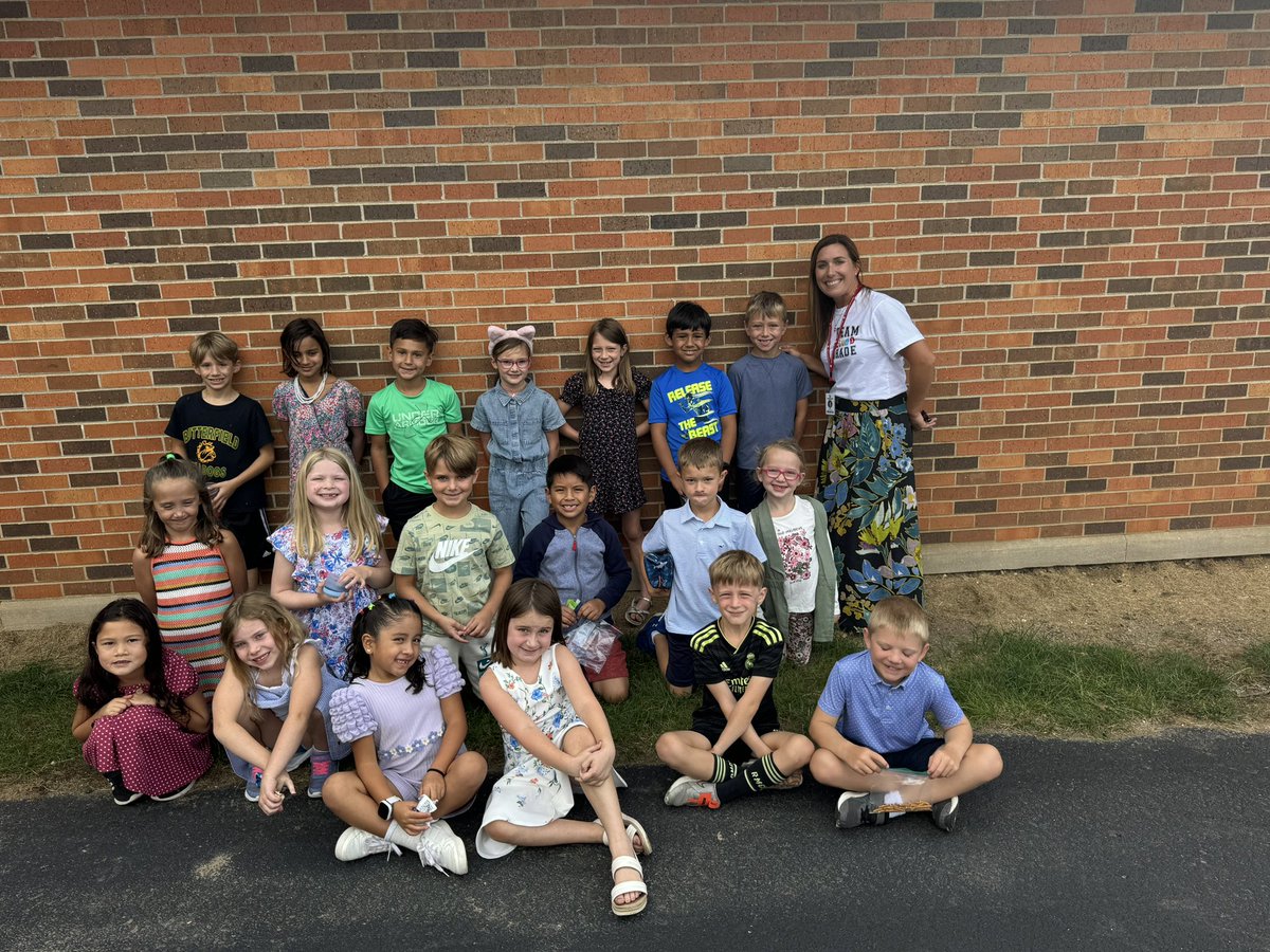 It’s going to be a great year in second grade! #d70shinyapple #d70bulldogs
