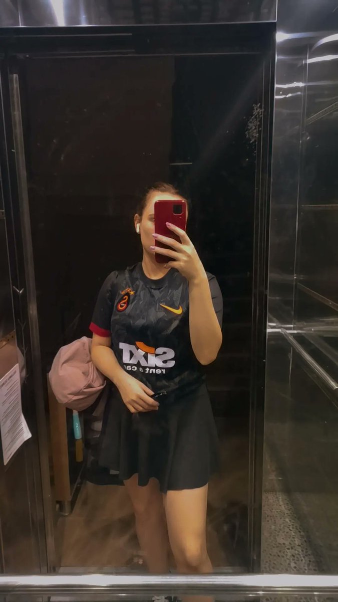 Goksinemm's tweet photo. ÇOCUKLUK AŞKIMSIIN 💛❤️ https://t.co/MI3odlgP1O