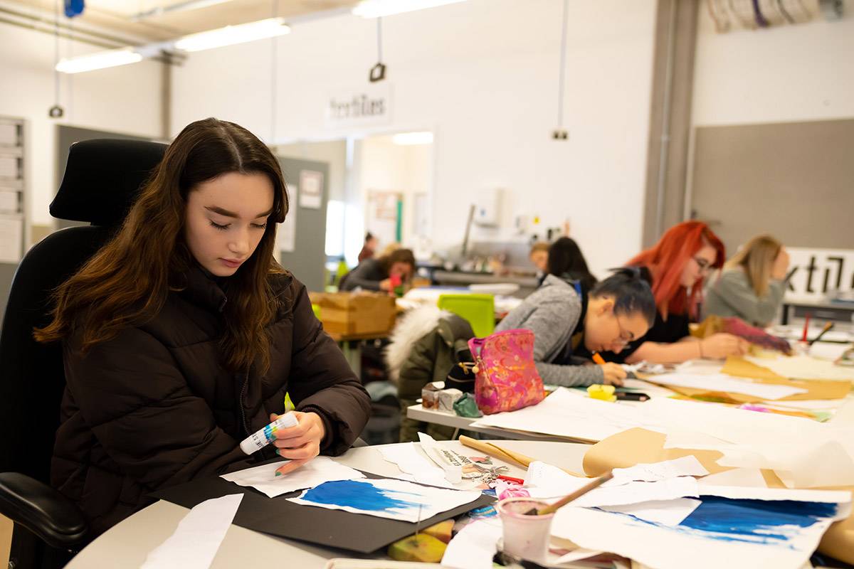 This Autumn, Cardiff School of Art and Design will launch a range of new short courses open to all abilities, giving people the opportunity to hone their skills at the University’s professionally equipped studios and workspaces. To learn more, visit: tinyurl.com/CSADshortcours… 🎨