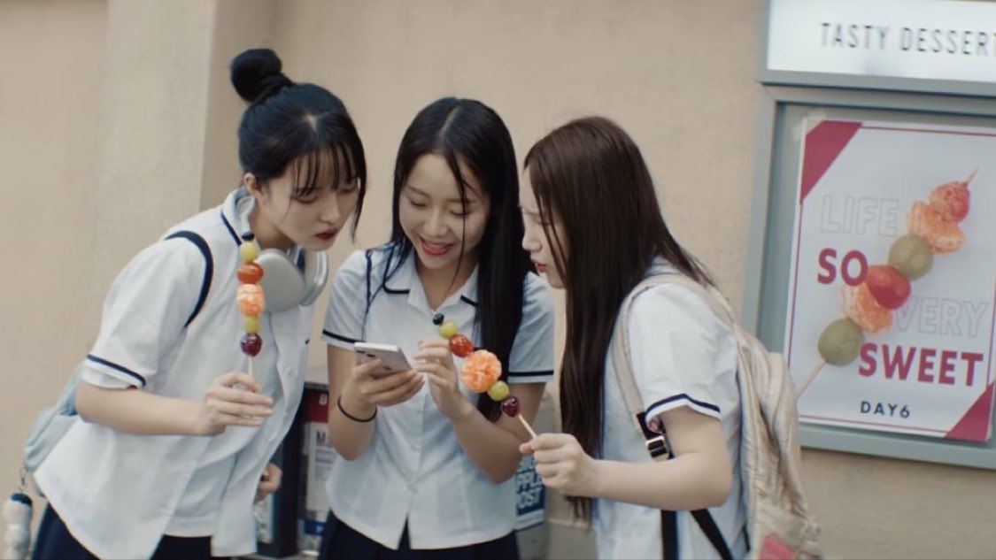 쯧
요즘 애들 탕후루 안먹는다
요아정으로 했어야지