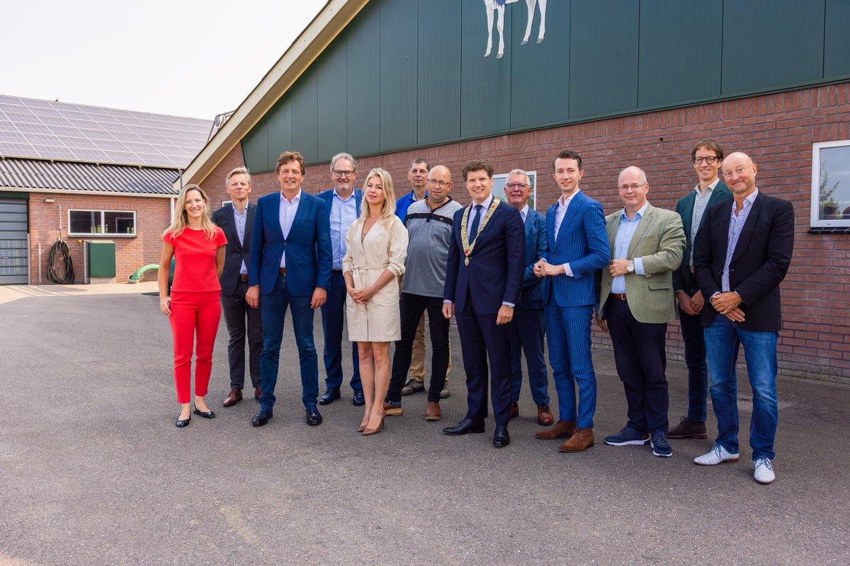 Regio Foodvalley (@regiofoodvalley) on Twitter photo Vandaag mochten we minister <a href="/ministerLVVN/">Femke Marije Wiersma</a> verwelkomen in Regio Foodvalley, een gebied waar landbouwinnovaties en natuurherstel elkaar versterken.
tinyurl.com/y5vtfyh9 Vandaag mochten we minister <a href="/ministerLVVN/">Femke Marije Wiersma</a> verwelkomen in Regio Foodvalley, een gebied waar landbouwinnovaties en natuurherstel elkaar versterken.
tinyurl.com/y5vtfyh9