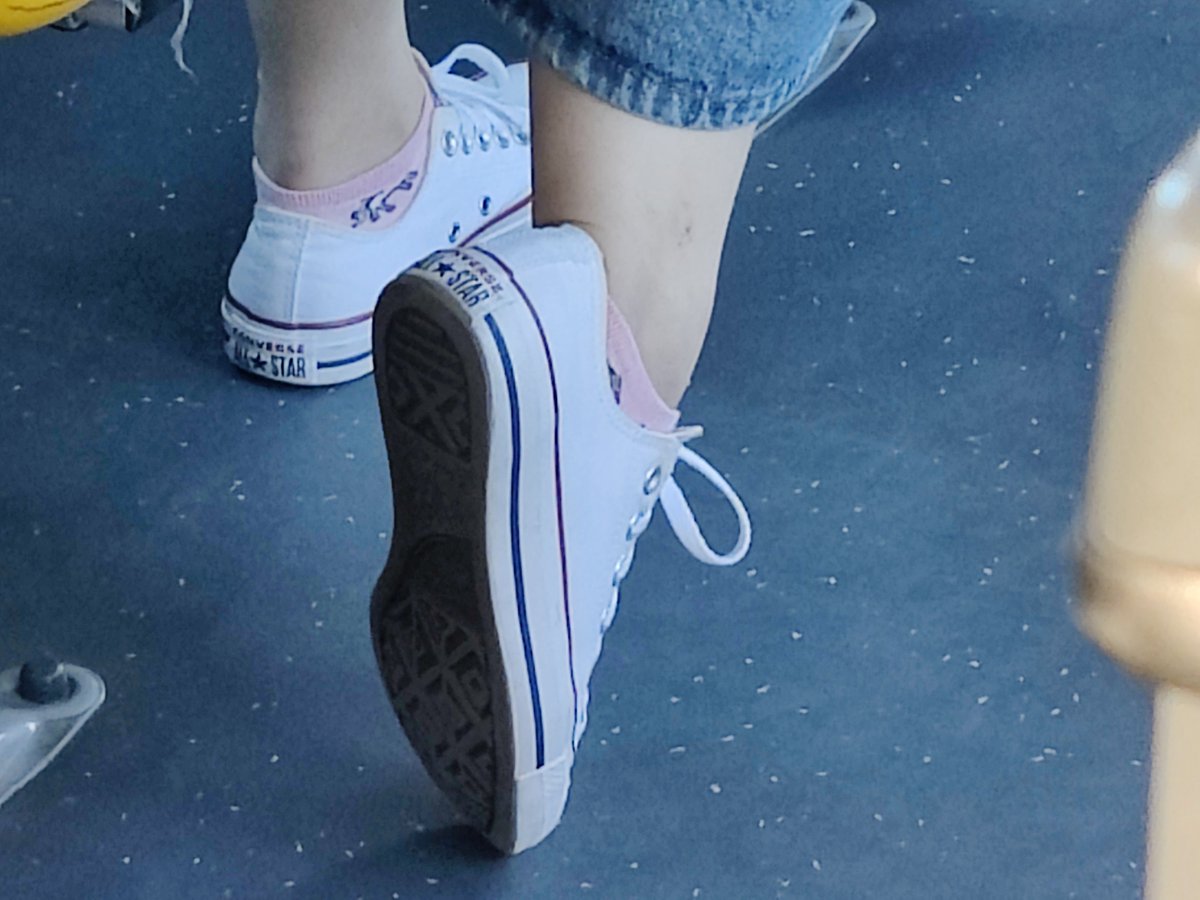 dm_suby's tweet image. 唔，真的好喜欢帆布鞋，如果鞋底纹路都能刻满我全身就好了，如果能清理干净就好了😌
#男m #女s #踩踏 #恋足 #踩射 #鞋底 #上海 #调教 #现实 #女王 #踢裆 #乘骑 #舔鞋 #狗奴 #鞋印