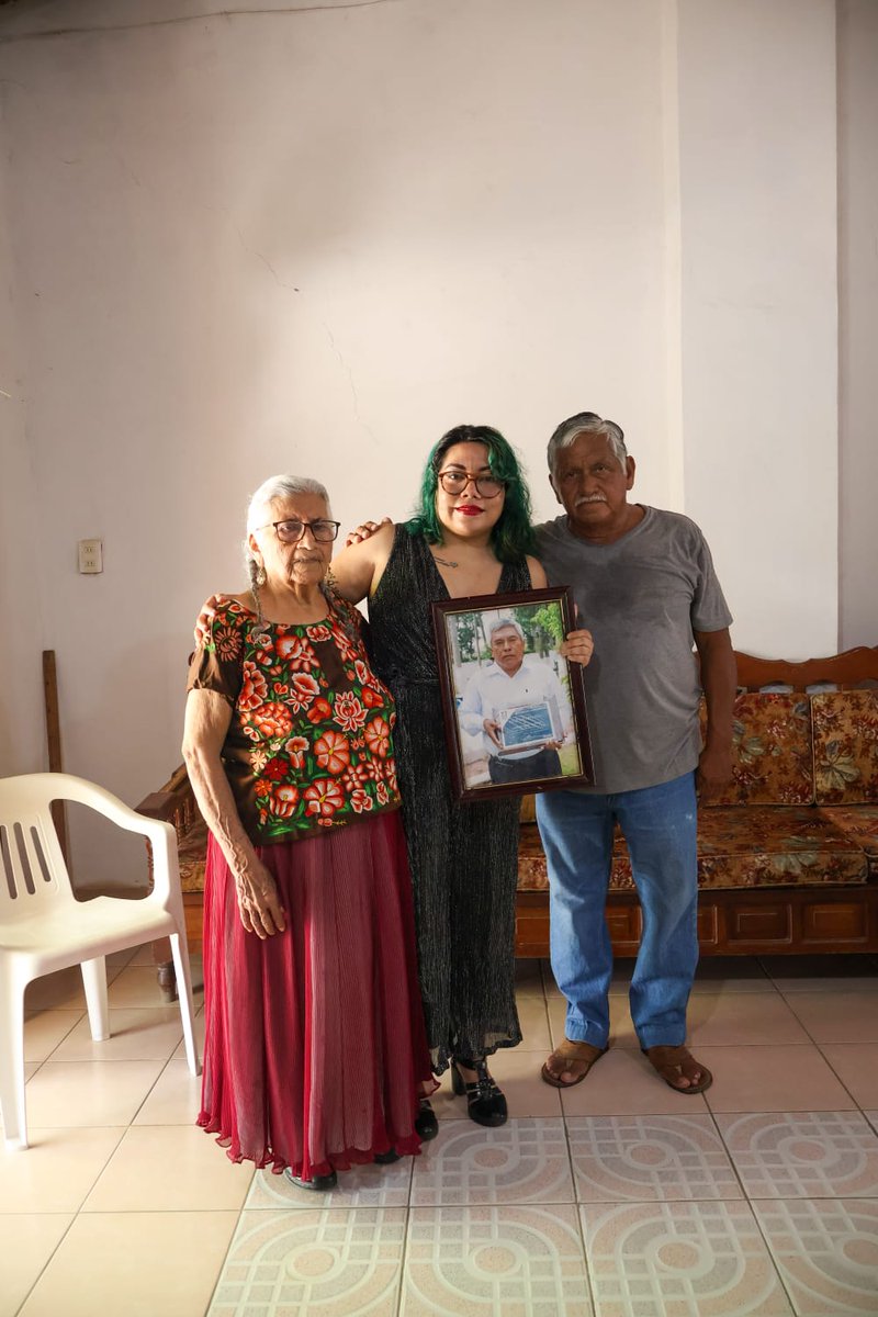 Jocelyn Santiago tweet media