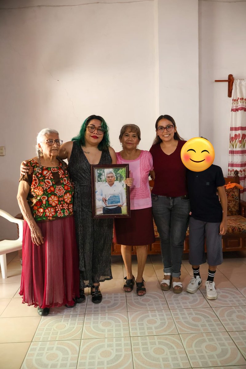 Jocelyn Santiago tweet media