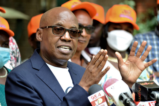 MamboMseto254's tweet photo. Top compilation of Jimi Wanjigi's bold statements on the SGR Heist, Kenya's odious debt, and his calls for Kenya to default on its debts and the likely consequences.

Which one do you like the most? which shocked you?

Watch thread and decide👇 https://t.co/ceZx5hi6ff