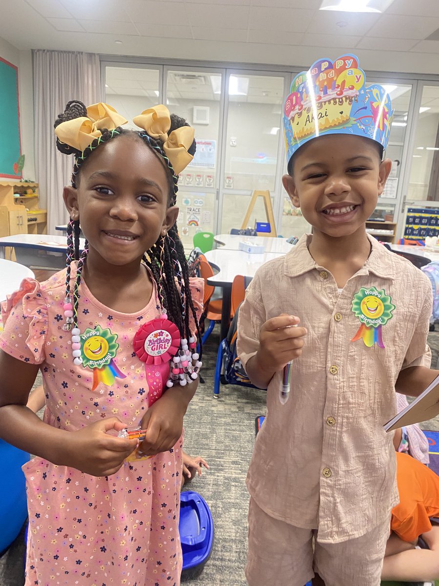Birthday twins! 🥰❤️👏🏼✨🚂💨⁦<a href="/HumbleISD_CE/">Centennial Elementary</a>⁩