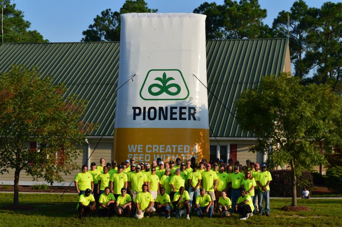 PioneerSeeds's tweet image. Cheers to 60 years! Our seed production facility in Laurinburg, North Carolina is celebrating 60 years of serving customers. We look forward to continuing to enrich lives and support those who produce for many generations to come. Thank you! #KeepGrowing #LifeAtCorteva