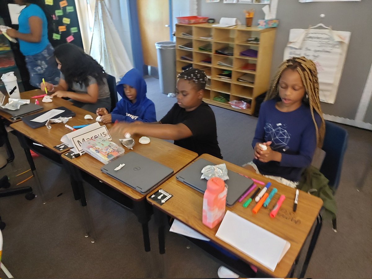 Another year, another classroom museum! 🎨✈️

We discussed metaphors. Then, chose an object to represent us. The most fun part was creating our metaphor with model magic. Last, we exercised our speaking skills and presented our sculptures with explanations to the class.