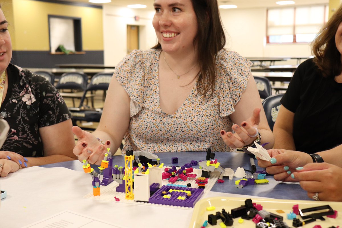 What great morning kicking off professional learning with our educators learning about and engaging in playful learning practices! <a href="/AmyMBurchDEd/">Dr. Burch</a> <a href="/cmuetc/">CMU's Entertainment Technology Center</a> #ignitinglearning